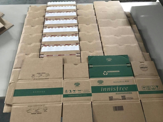 1310mm آلة لصق علب الكرتون 300g / M2 6 بار مصمغ الصندوق المموج