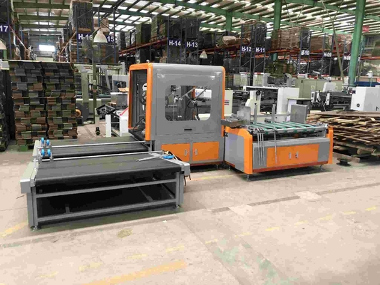 380V التلقائي مربع آلة المصمغ 60m / Min للأغذية / المشروبات الصناعية